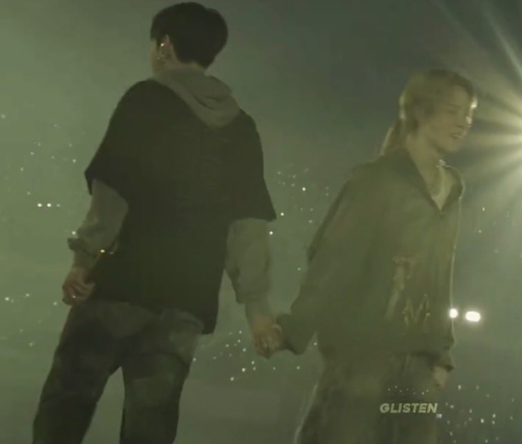 jminblonde's tweet image. they prolong their handshakes so it’s easier for ppl to take screenshots that look like they’re holding hands…without them actually technicallyyy holding hands…… #real