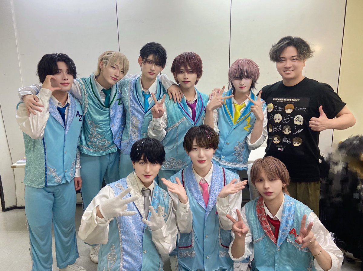 AzLAND_leoleo's tweet photo. 取り急ぎです!
『A’z LAND 2周年ワンマンライブ』
お越しいただきありがとうございました!
みんな最高の景色をほんとにありがとう💎
改めてお礼ツイート出させていただきます!
みんなゆっくり休んでね👍
ふぶくんはまさんたくみ卒業おめでとう🎓
#AzLAND #ワンマン https://t.co/OKl3fTKDKP