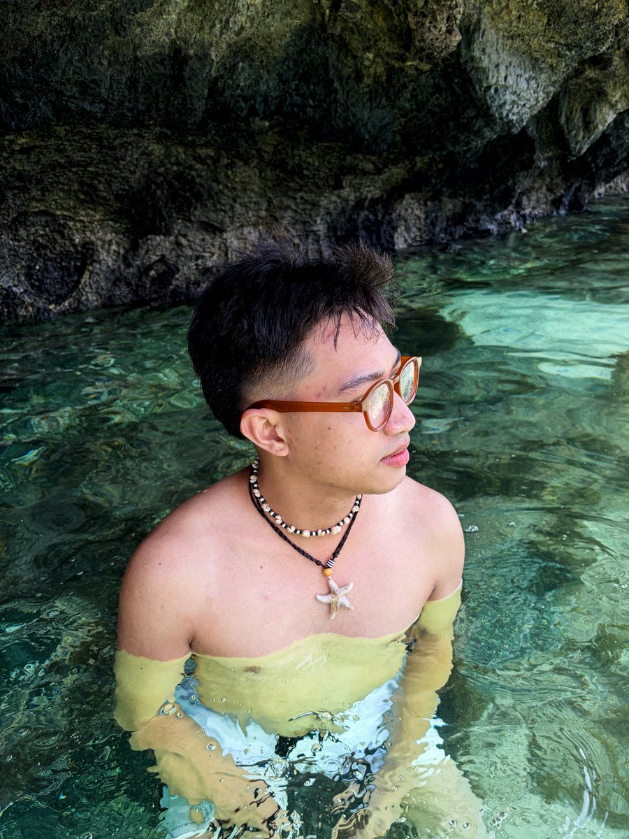 SirEms_'s tweet photo. When in El Nido someone said “hi twink”

HAHAHAHAHA ewan ko ba kung ma-fla-flatter ba ako or ma-ooffend—or both. 😂 https://t.co/d2yvpuV9E4