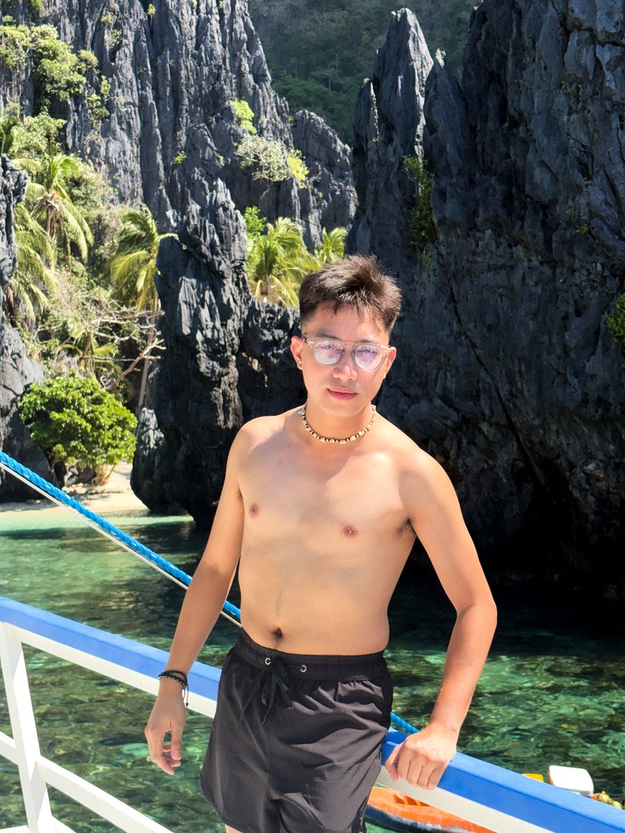 SirEms_'s tweet photo. When in El Nido someone said “hi twink”

HAHAHAHAHA ewan ko ba kung ma-fla-flatter ba ako or ma-ooffend—or both. 😂 https://t.co/d2yvpuV9E4