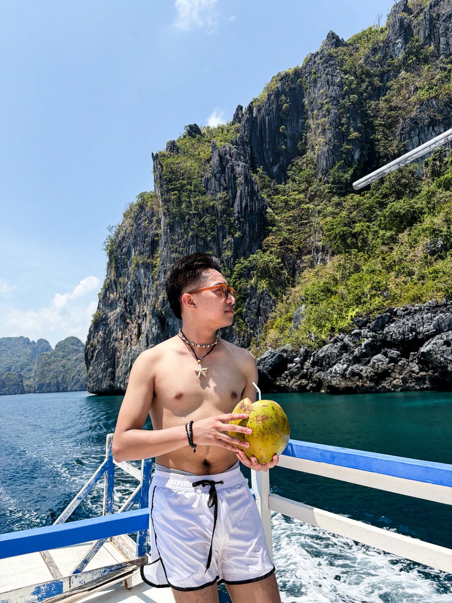 SirEms_'s tweet photo. When in El Nido someone said “hi twink”

HAHAHAHAHA ewan ko ba kung ma-fla-flatter ba ako or ma-ooffend—or both. 😂 https://t.co/d2yvpuV9E4