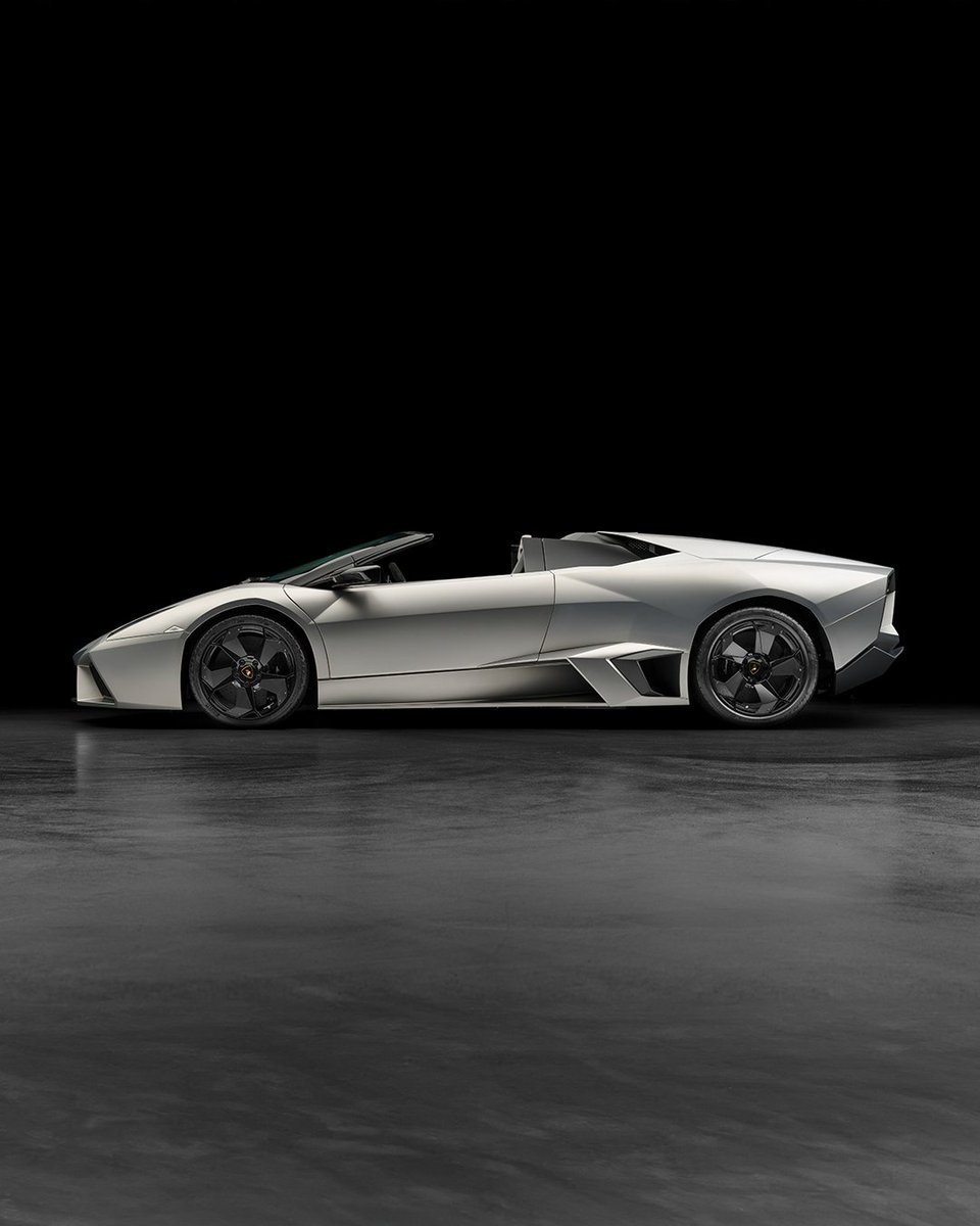 Lamborghini tweet media