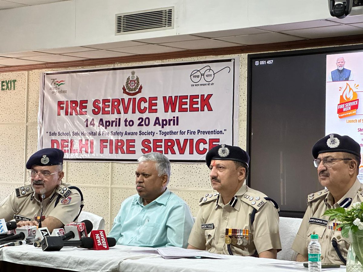 Delhi Fire Service tweet media