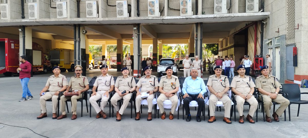Delhi Fire Service tweet media