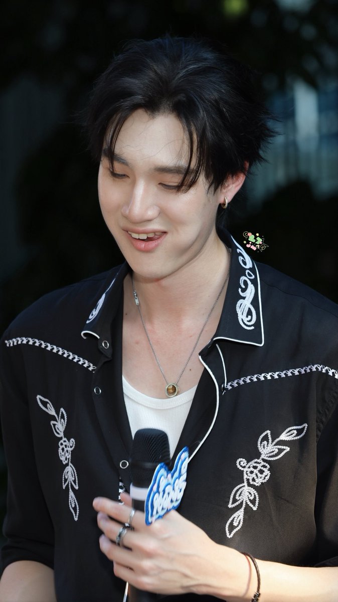 naa jsu^^ #rbuy SERIUS tweet media