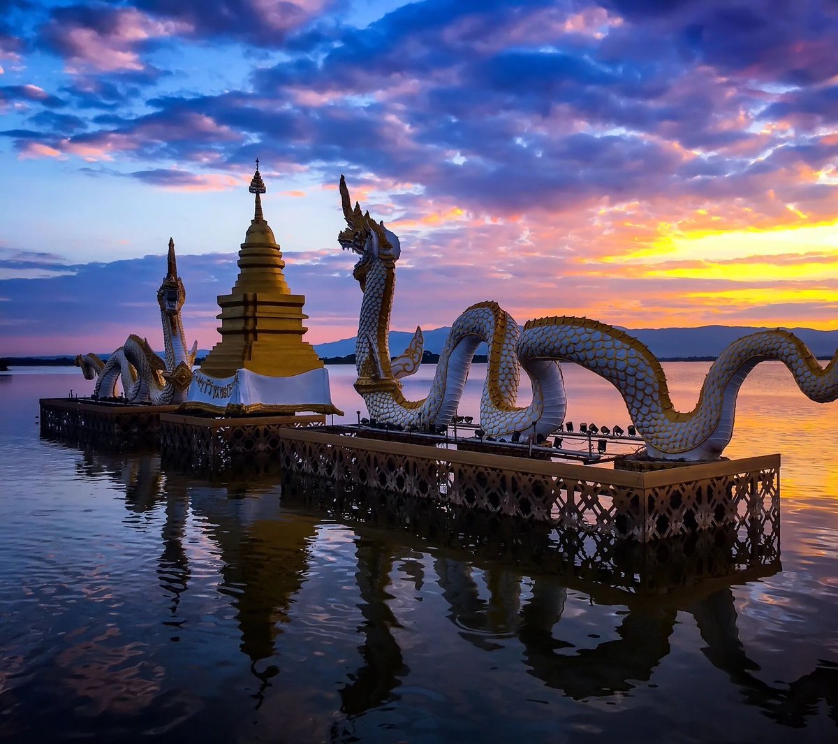 Media reports that GOT7’s BamBam’s participation in the Songkran Festival has sparked a surge in bookings in Phayao, boosting the local economy, with hotels fully booked and demand extending to nearby cities.

Usually a quiet secondary city, Phayao saw a major rise in economic