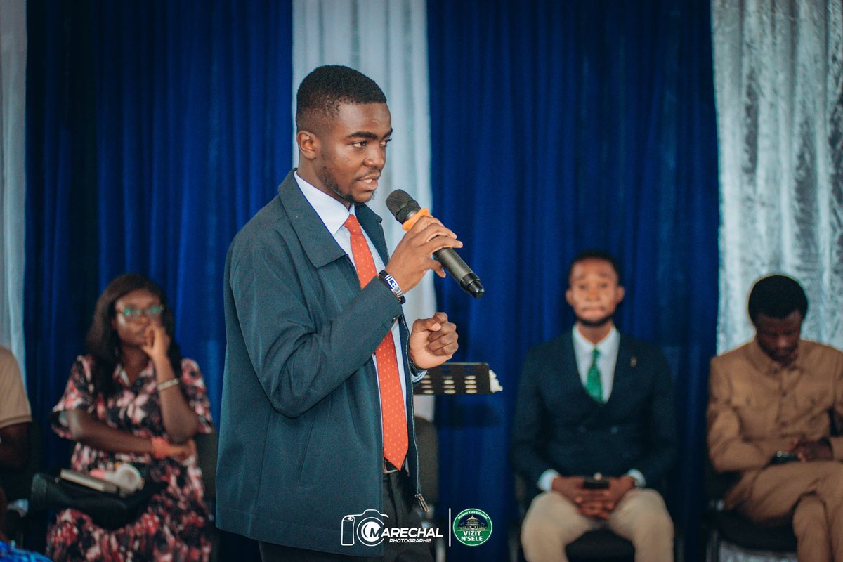 Ronaldo_Mayumbu's tweet photo. 🇨🇩 N’SELE | Invité par Éducation Plus, j’ai échangé avec les jeunes sur la résilience en RDC : défis et opportunités.

Partage d’expérience sur la vie quotidienne et l’entrepreneuriat.
La résilience reste essentielle pour avancer malgré les défis. 
#EntrepreneuriatRDC
#Jeunesse https://t.co/Tg2WB58EPG