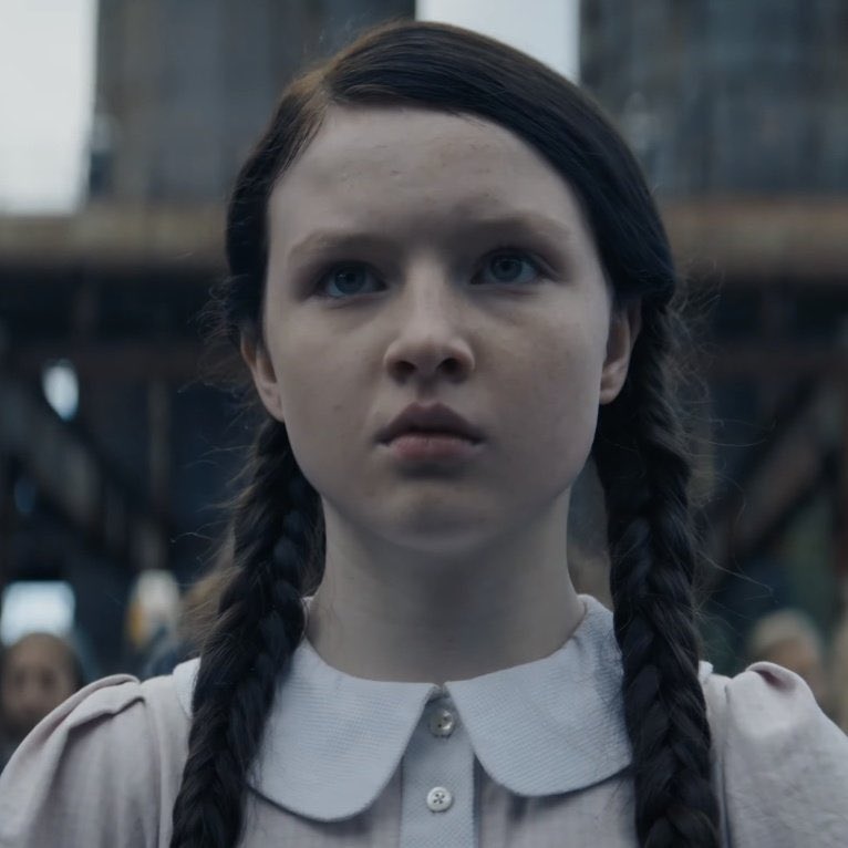 ✨ ana está lendo tweet media