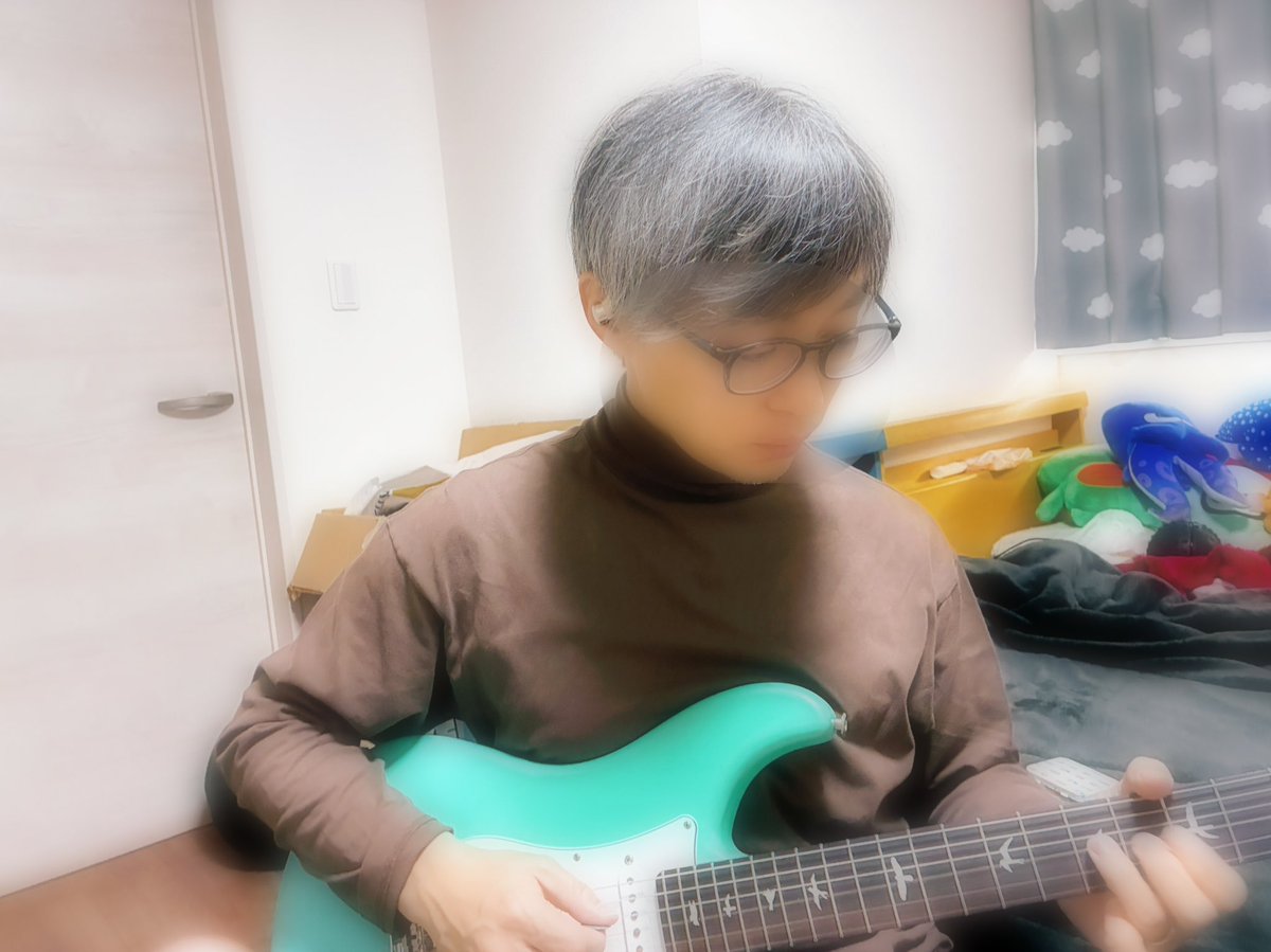 tyako_tan's tweet image. ミッドが太い
シングルコイルだけどハム味がある
ストラトとどっちが？よりも、個性がだいぶ違うから2台体制が最強と思った
#silversky #pr