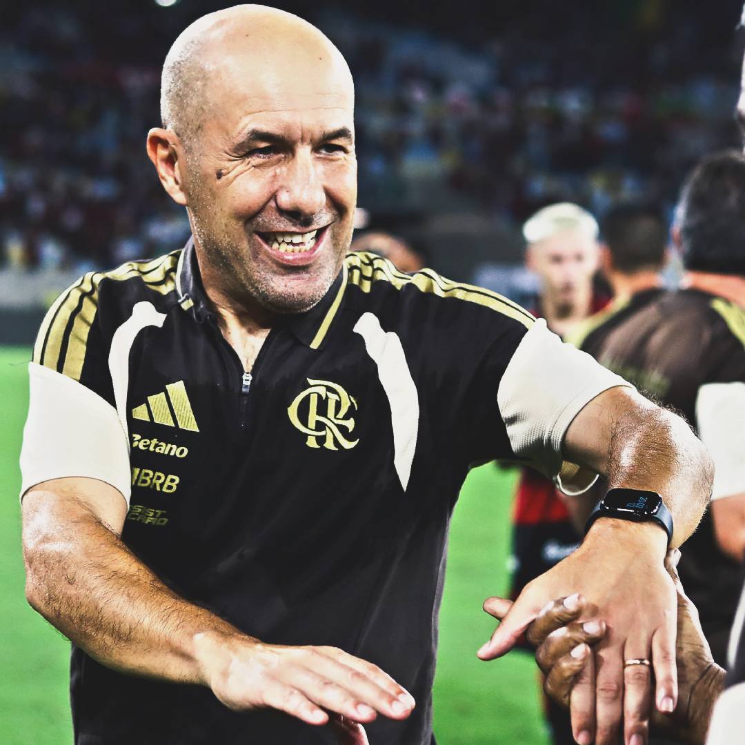 R10Score's tweet photo. Flamengo entre todos os clubes da Série A desde a chegada de Leonardo Jardim:

1° em vitórias (6)
1° em vitórias contra os clubes do G12 (4)
1° em gols marcados (16)
1° em goleadas aplicadas (2)
1° em jogos sem sofrer gols (5)
1° em aproveitamento (74.1%)

🇦🇴👏🏼 https://t.co/8GRHpU94gm