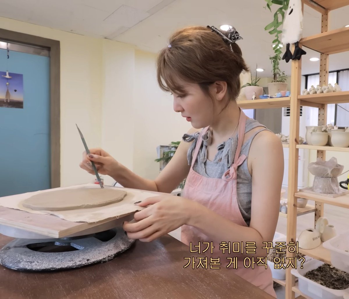 ksgwave's tweet photo. biggest green flag is a woman who has her own creative outlets and takes them seriously. bonus points if that woman happens to be kang seulgi https://t.co/tbgx1AViEf