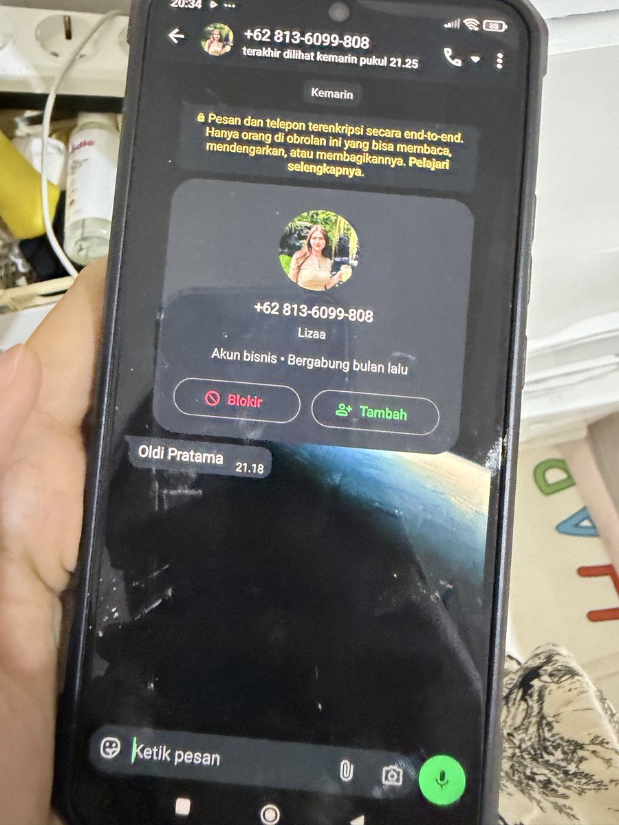 anothadayy's tweet photo. #simpanbukti

Ada yang chat suami 12 april 2026,
Kira-kira siapa yaaaa??? https://t.co/BCF07Q5gRa