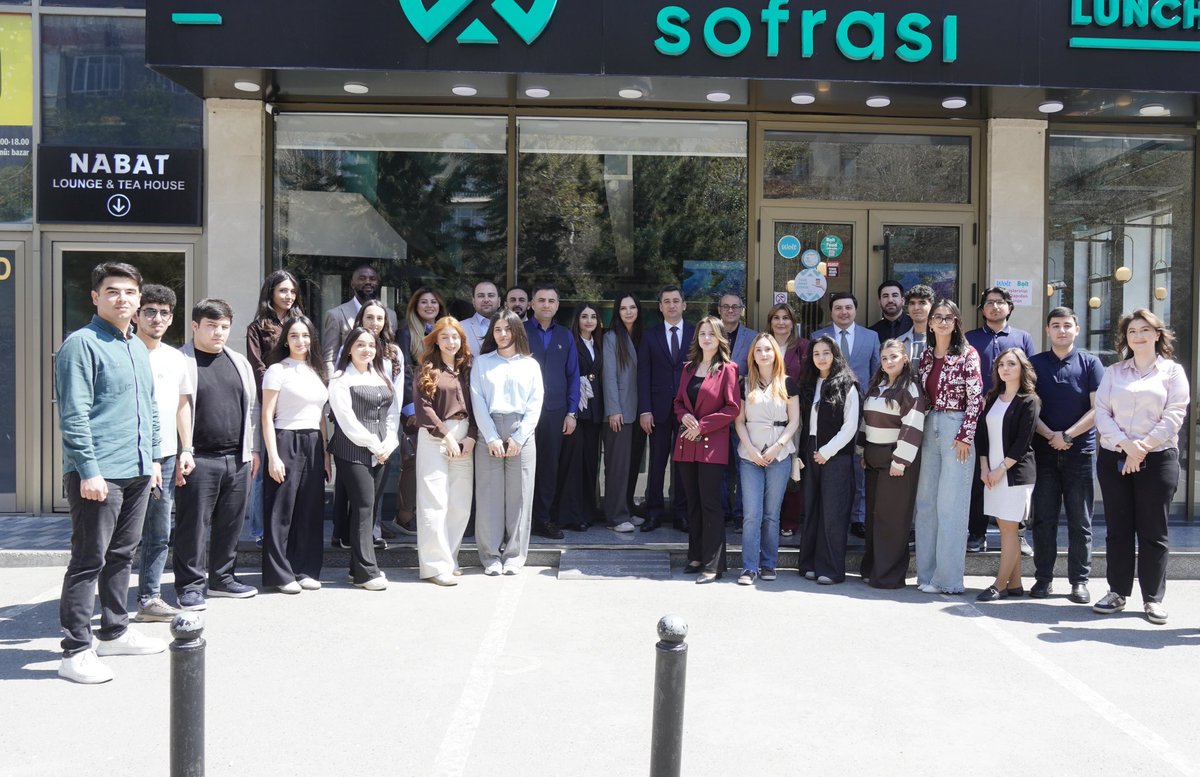 11 aprel tarixində İş Adamları Cəmiyyətinin Milli Assosiasiyasının tərəfdaşlığı və Beynəlxalq Təhsil Mərkəzinin sponsorluğu ilə İnci Sofrası Restoranında Bakı Biznes Universitetinin əlaçı tələbələri ilə görüş keçirilib.