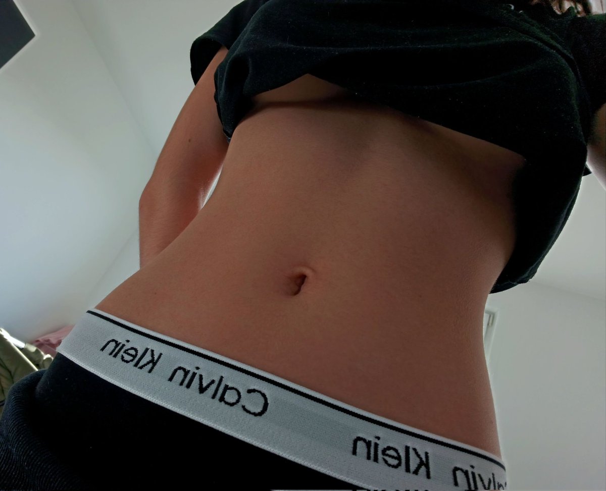 _karin_63's tweet image. First time joining a trend, Kinda nerves 🫣
#ArmyWaistDay