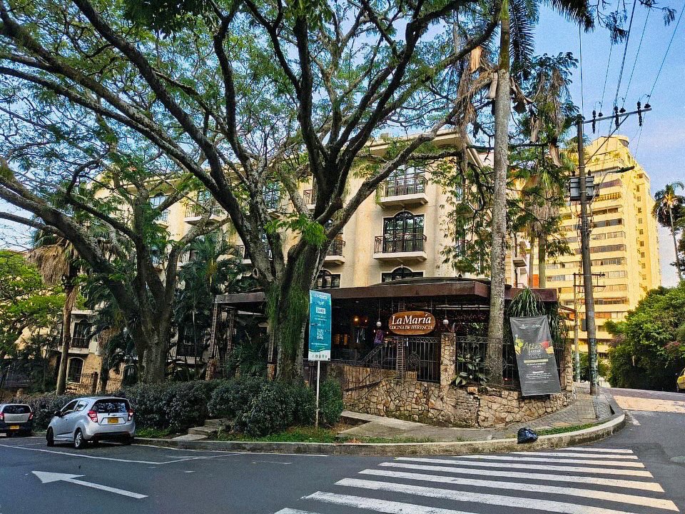 cali_proyectos's tweet image. BARRIO GRANADA 

Es uno de los 6 barrios llamados “zona rosa” que existen en Cali, el más importante de la ciudad y sin duda uno de los más lindos del país . ✨❤️

#Cali #valledelcauca