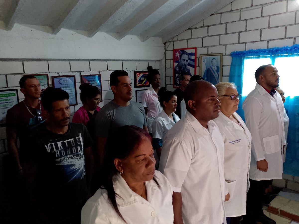 Marcaron el inicio de semana, en la coordinación del estado Mérida, el 23 Aniv  de la de Barrio Adentro y la declaración socialista de Cuba.
Por el Lic Moamet Aguilera Rodríguez jefe del Grupo de trabajo estadual, Dra Idaimy Molina del Sol jefa de estado.
#BarrioAdentro23Años