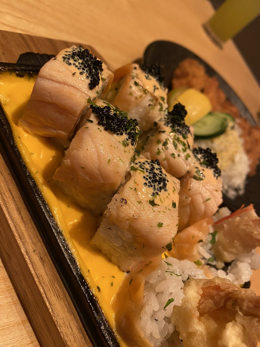 zythamp's tweet photo. @tanyarlfes 1. Salmon Cheese Roll
2. Spicy Miso Ramen https://t.co/WNWWMW6EP5