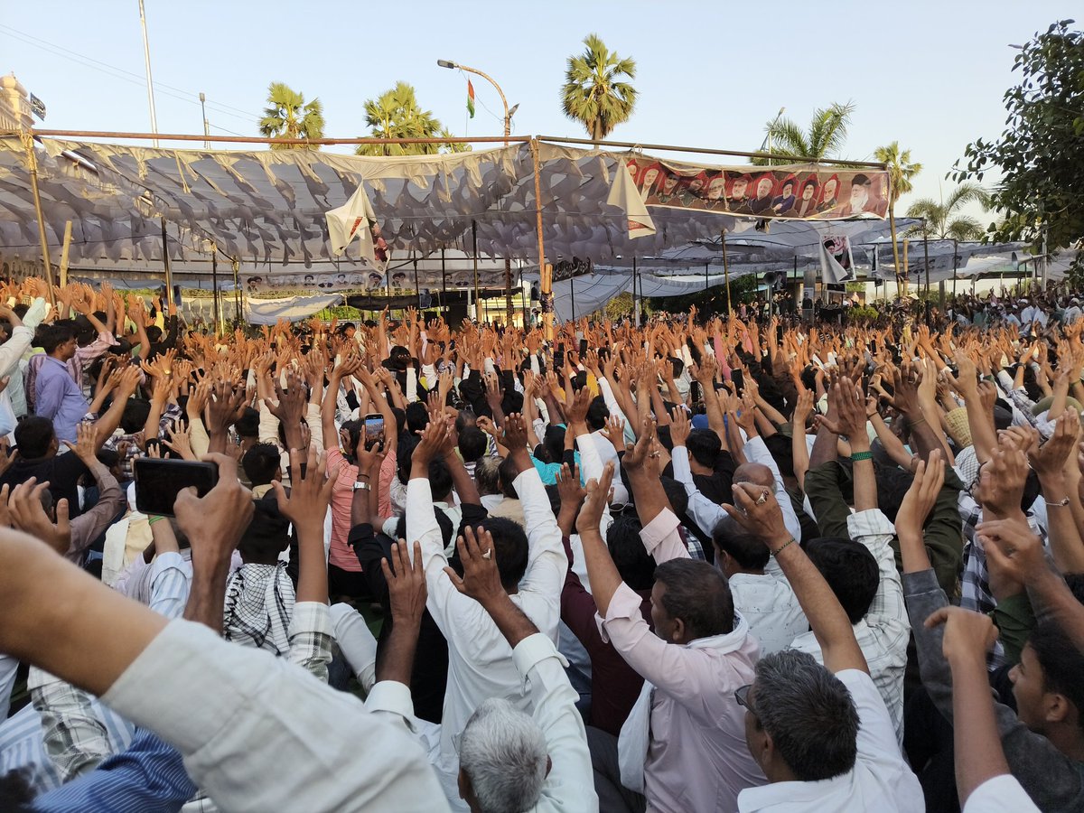 nesafarqaimy's tweet photo. Hundreds of thousands of mourners gathered at Karbalaye Hind, Jalalpur Ambedkar Nagar U.P., to observe the chehlum of shaheed e Ayatollah Khamenei. 
#Iran
#israelisareTERRORISTS https://t.co/ICYcfeB1TN