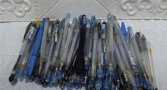 AliAl_khalifah's tweet image. الحصاد لا يأتي بالأماني، بل بنزف المحابر وجفاف الأقلام.
​خريج صيدلة سريرية يختصر سنوات الكفاح بصورة.. هنا سُكب الحبر ليُصنع الأمل، وهنا جفت الأقلام لتُكتب لنا حياة مهنية جديدة.
​القادم أجمل بإذن الله. 🖋️✨
#clinical_pharmacy #Graduation
من جد وجد ومن زرع حصد