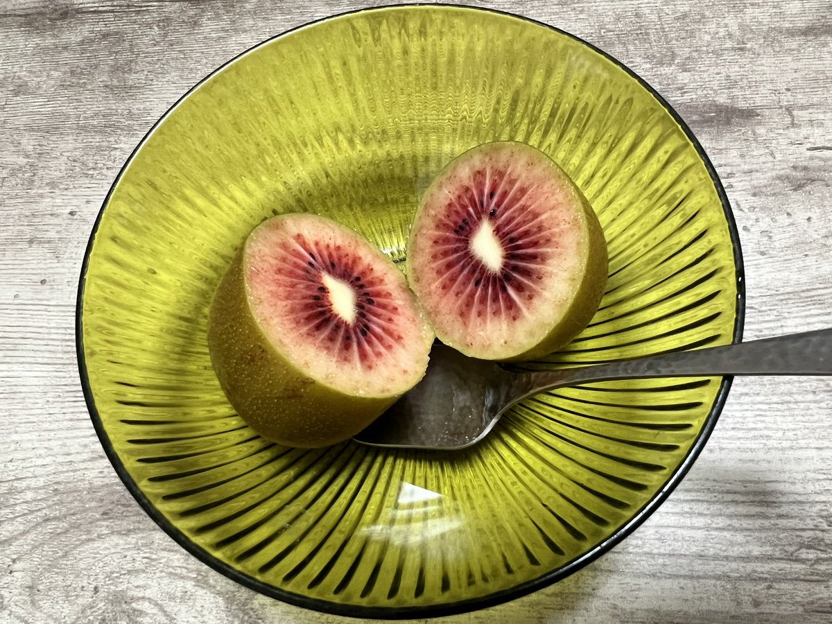 アツミ tweet media