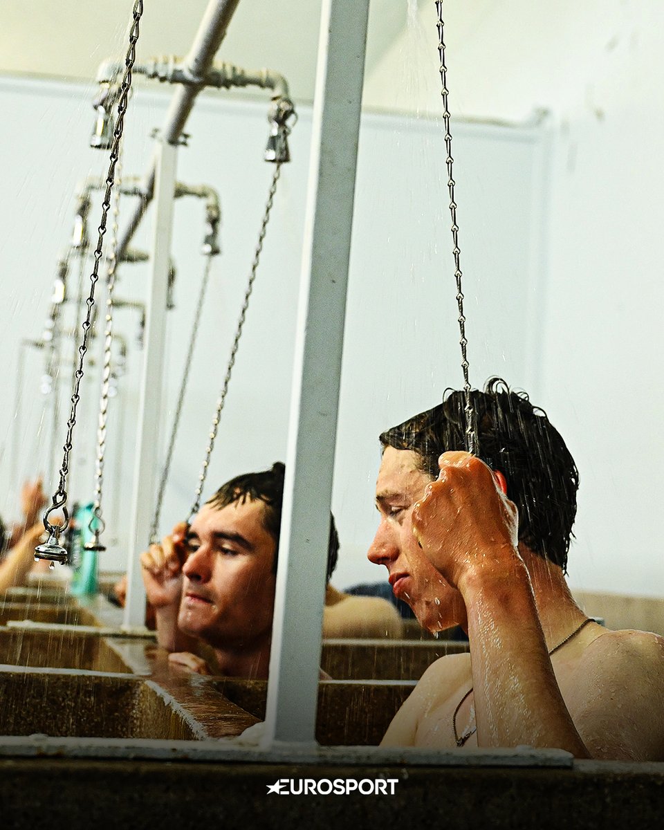 Eurosport_IT's tweet image. Le 𝒅𝒐𝒄𝒄𝒆 𝒅𝒆𝒍𝒍𝒂 𝑹𝒐𝒖𝒃𝒂𝒊𝒙, cosa c'è di più iconico? 🚿🇫🇷

#Ciclismo #Cycling #ParisRoubaix