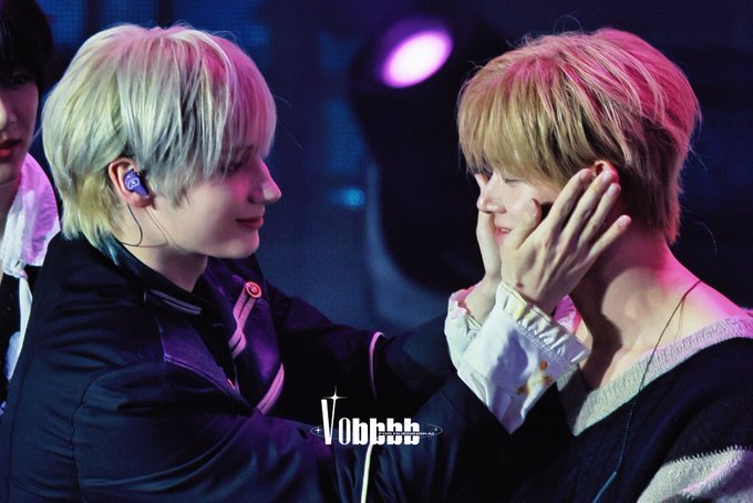 Nikki🍁 tweet media