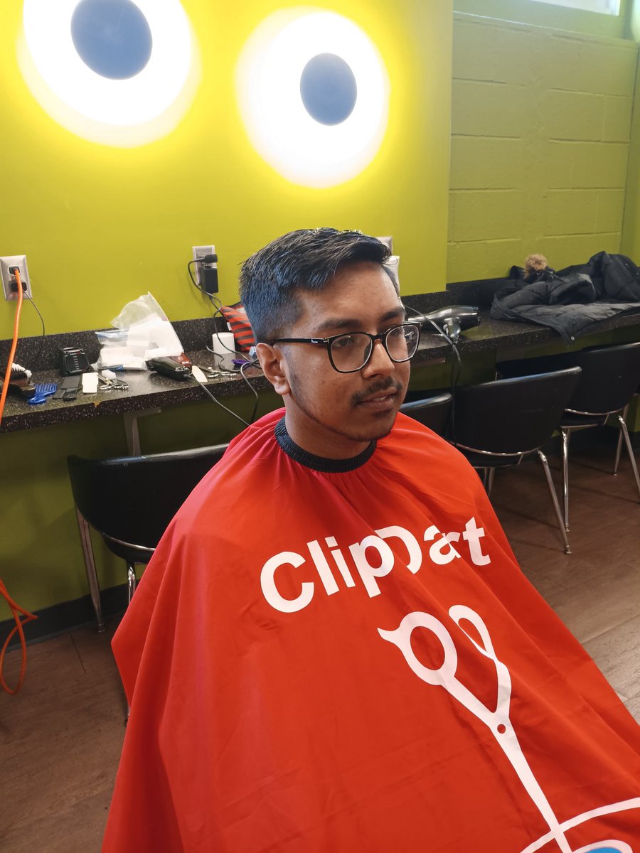 ClipDart's tweet photo. GRATEFUL to give FREE CUTS for @Gettysburg students the last few years alongside their Muslim Student Association &amp; Office of Multicultural Engagement!

Our events are about more than just cuts. It’s about making sure every student feels seen, valued, &amp; confident in who they are! https://t.co/syki8cRl29