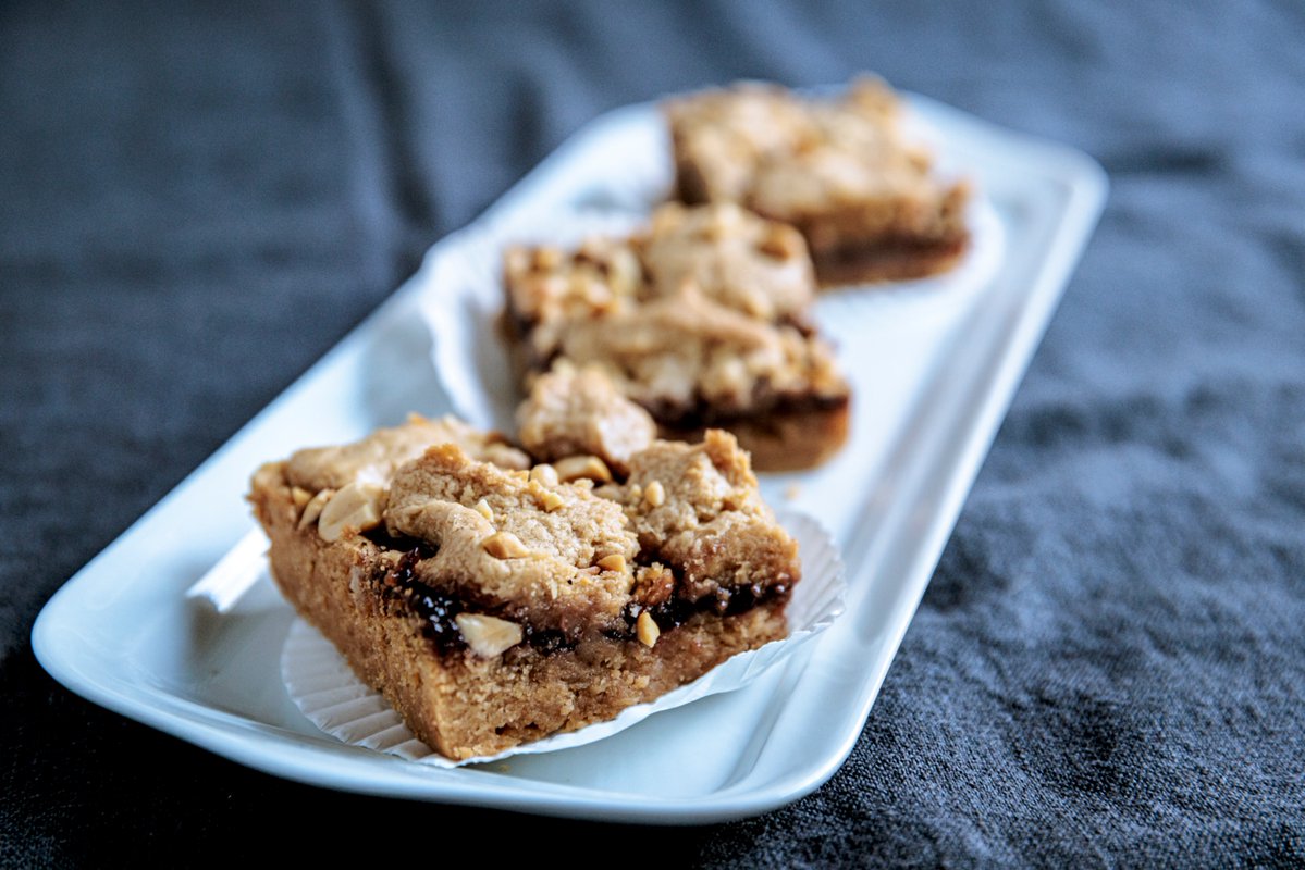 FoodNetwork's tweet image. Award-winning musician @jonbatiste joins Ina Garten for a fun-filled day at the barn complete with memorable conversation and some of Jon’s favorite dishes.

Tune in for a brand-new episode of #BeMyGuest Saturday, April 18 at 12|11c!
