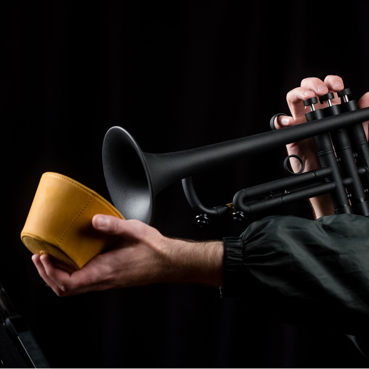 MG_Leather_Work's tweet photo. Premium Crazy Horse leather magnetic plunger mute for trumpet. A perfect blend of classic functionality and modern convenience. Available now with free shipping.

🔗 https://t.co/GdHcczDR1S

#mgleatherwork #trumpet #mutes #trumpetaccessories #genuineleather https://t.co/TsoD70bYw2
