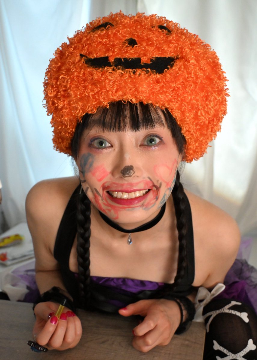 homelessidolE's tweet photo. Eguen's photobook has been published on Amazon❣️

“The Magical girl Born on Halloween”

↓ ↓ ↓
https://t.co/j5Y0GVk8XZ

You can choose between Kindle or paperback.
I'd be delighted if you'd pick it up.
It's a fun photo book showcasing different sides of me. https://t.co/55KYG1LBhJ