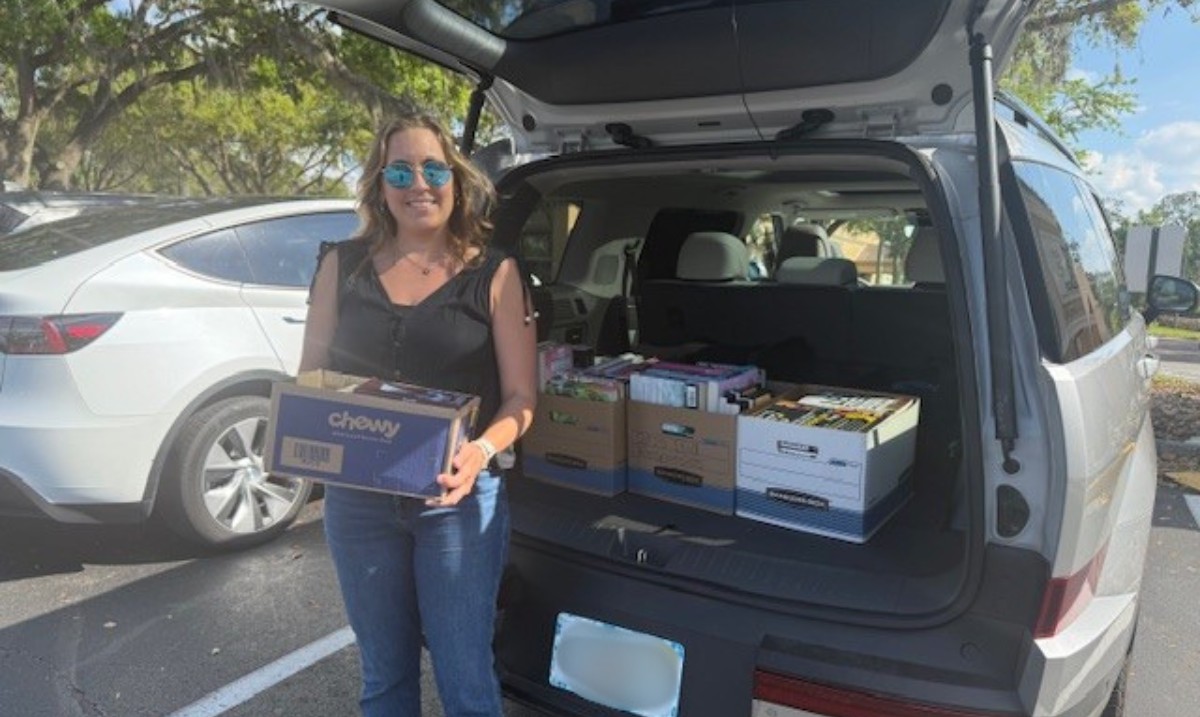 FMPAnews's tweet photo. FMPA team members kicked off the spring season by giving back! They donated more than 120 books and test prep resources to the Orlando Book Bank, a local organization started by high school students. The goal is to provide easier access to books to students of all backgrounds. https://t.co/Iq4aUyuIeu
