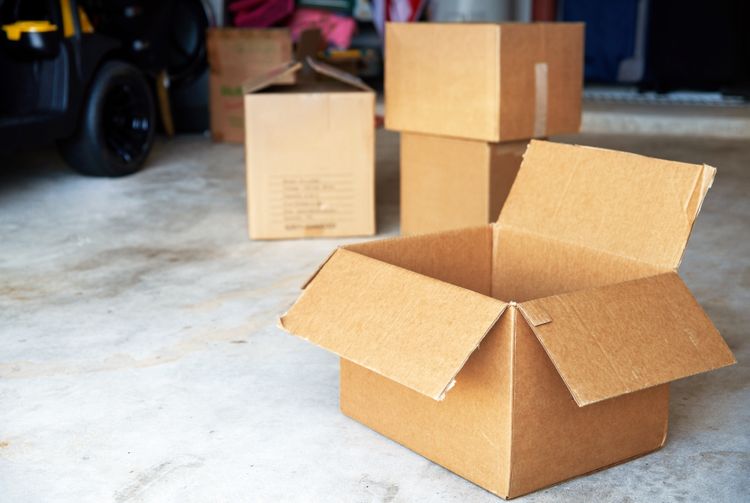 sirnabrothers's tweet image. Garage packed after winter? You’re not alone.

Old paint, broken tools, boxes, and leftover clutter add up fast—but clearing it out makes a huge difference.  

We make it easy.

📞 (913) 484-9564

#SirnaBrothers #GarageCleanout #Declutter

marthastewart.com/items-to-declu…