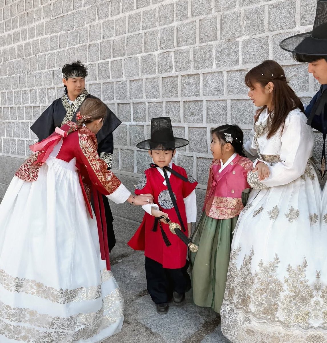 4SHRAVE's tweet image. #dedma #ulit #sa #kuyang #nakaakbay 😆😆😆