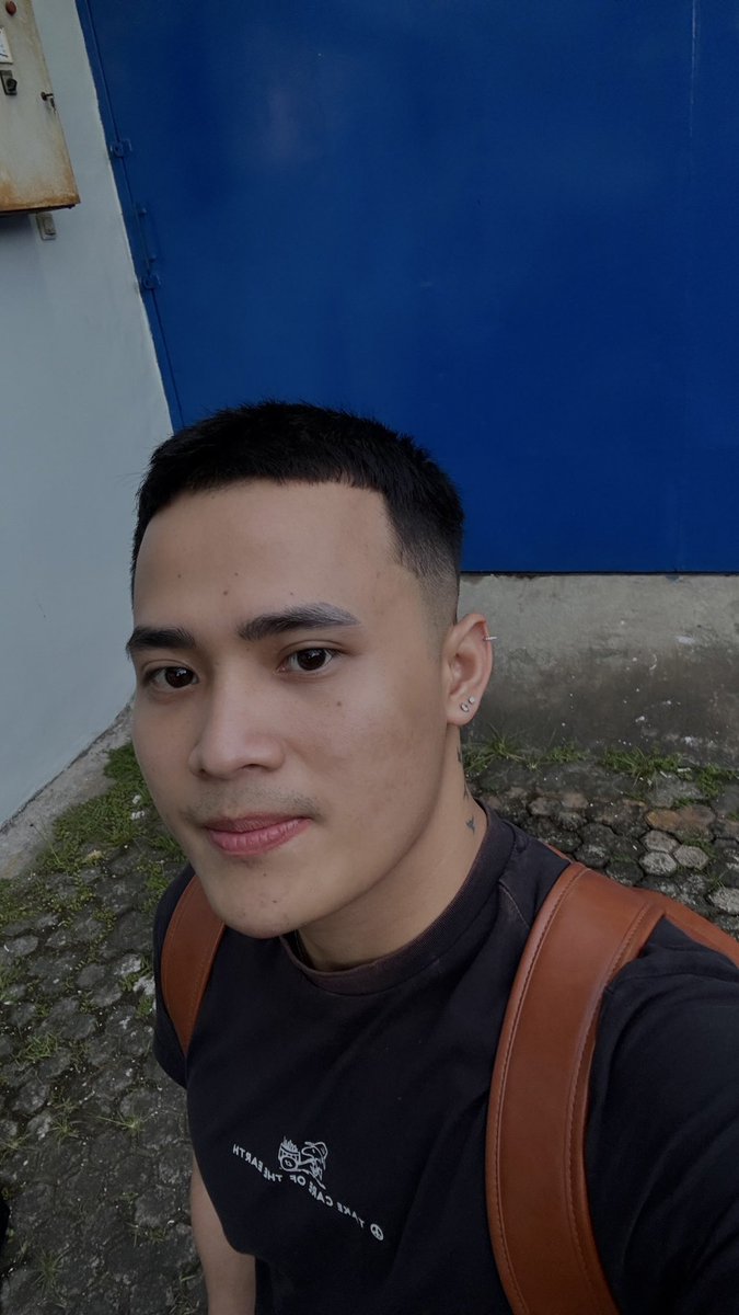 LonerStud's tweet photo. Mencoba untuk berdamai dengan haircut yang kependekan ini🙏🏻😅 https://t.co/y24UidC4eC
