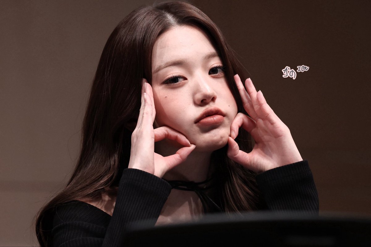 nyon_luv_'s tweet photo. 260412 ♡

チェリーポーズ🍒🎀

#ive #아이브 #원영 #장원영 #ウォニョン #WONYOUNG #JANGWONYOUNG https://t.co/iCjUyNL7Ym