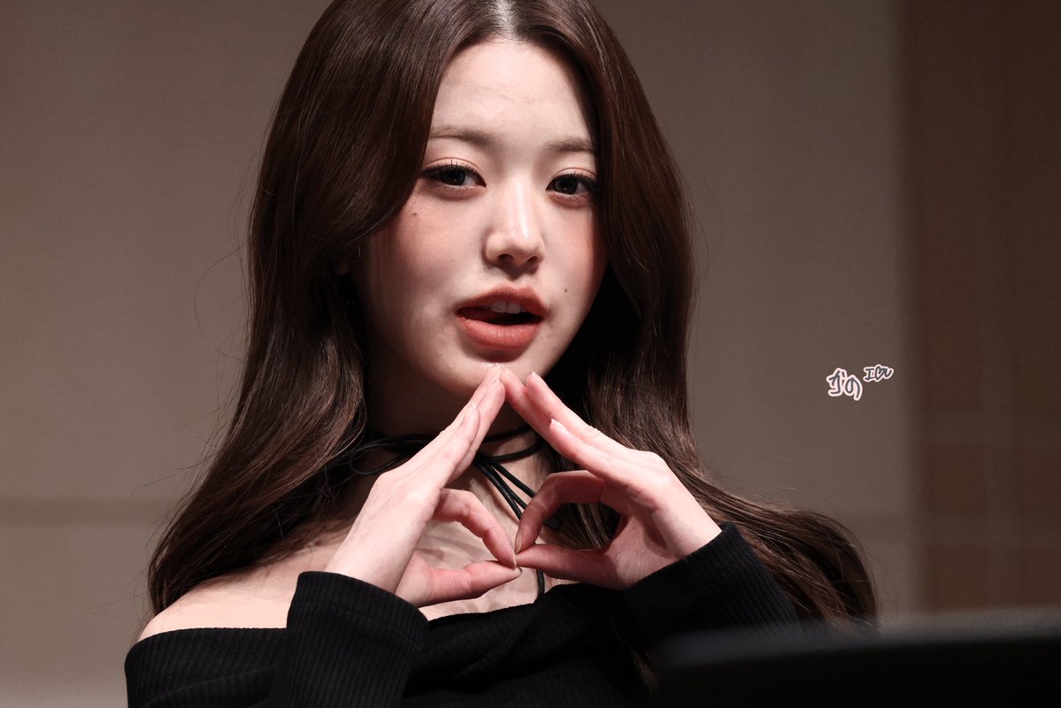 nyon_luv_'s tweet photo. 260412 ♡

チェリーポーズ🍒🎀

#ive #아이브 #원영 #장원영 #ウォニョン #WONYOUNG #JANGWONYOUNG https://t.co/iCjUyNL7Ym