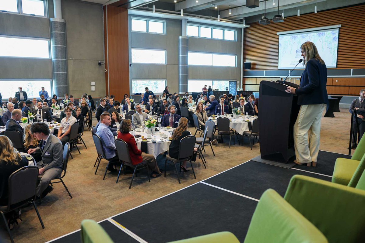 Danielle Smith tweet media