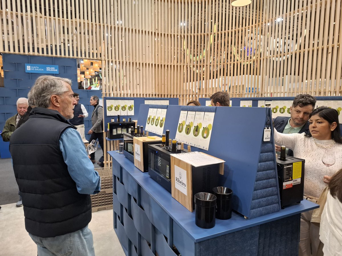 CRDO_Ribeiro's tweet photo. Arrancamos la semana participando en la 39ª edición de Salón Gourmets 2026 en IFEMA MADRID, con nuestro Túnel de Vinos D.O. #Ribeiro (20 vinos blancos, desde cosechas 2023 hasta la más reciente 2025) https://t.co/uz3plz505p