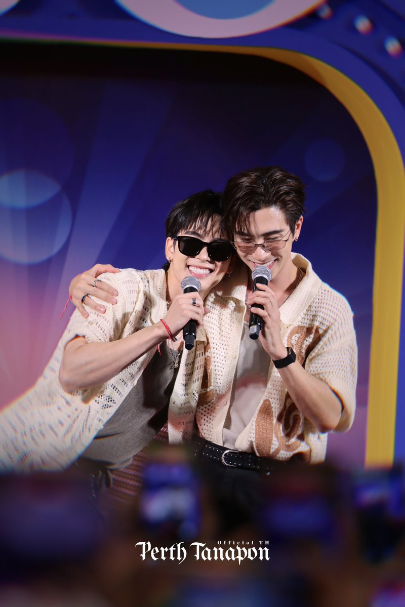 PerthOfficialTH's tweet image. ความสุขมันชัดเจน แฮปปี้สุดๆ เลยละ

PERTH SANTA AT SONGKRAN THE MALL BANGKAPI

​#TheMallSongkranxPerthSanta 
#PerthSanta #เพิร์ธแซนต้า