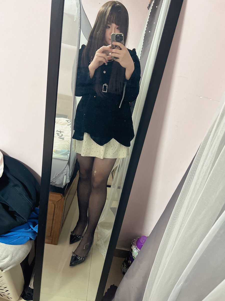 cdyuner888's tweet photo. 前女友出轨的时候我很生气，但是成为闺蜜后，听她说她和男友的事又觉得很甜很羡慕，冥冥之中我的角色已经定好了，我们就适合一起逛街拍照喝小甜水然后一起等各自的男人来接自己 #sissy #伪娘 #mtf https://t.co/kQ9vmy52u3