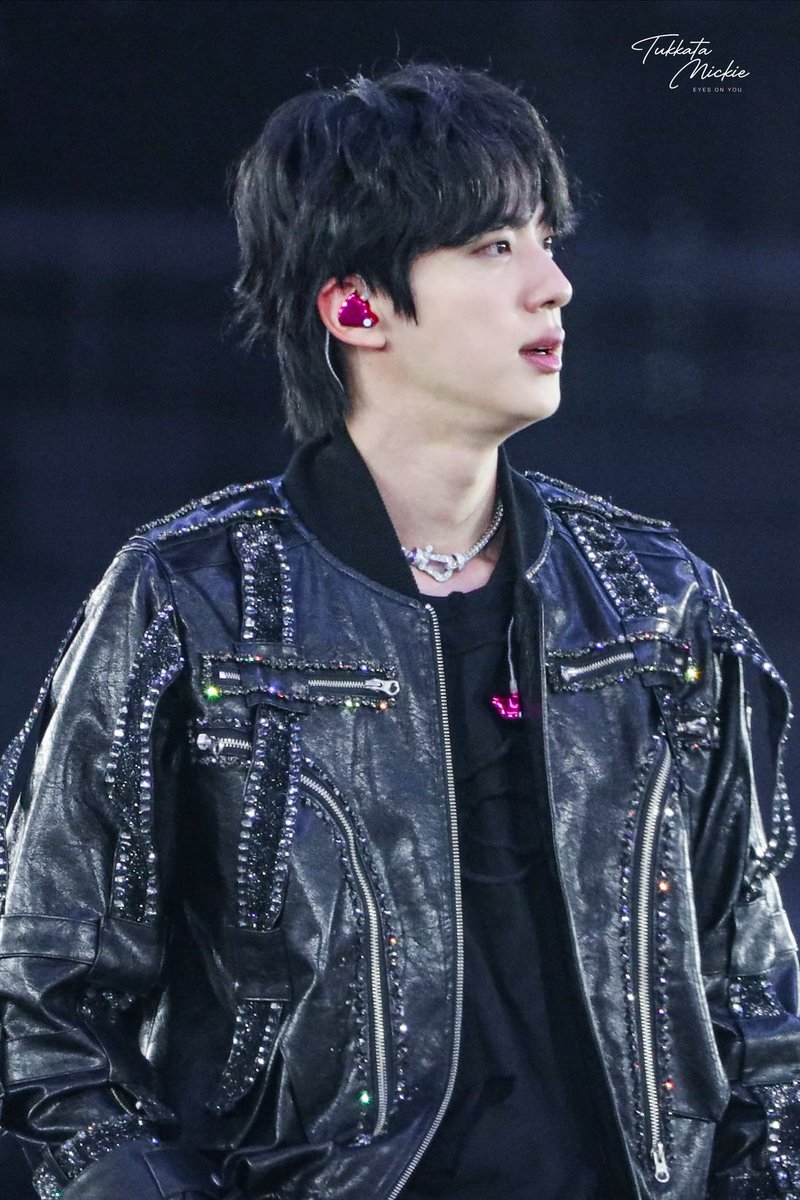 🖤🖤

#방탄소년단
#BTS_ARIRANG 
#BTS_WORLDTOUR_ARIRANG

📌 tukkatamickie.tistory.com/782