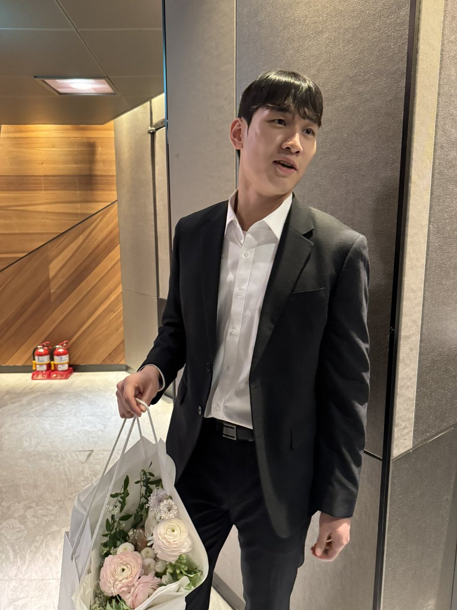 찌녕이형아 tweet media