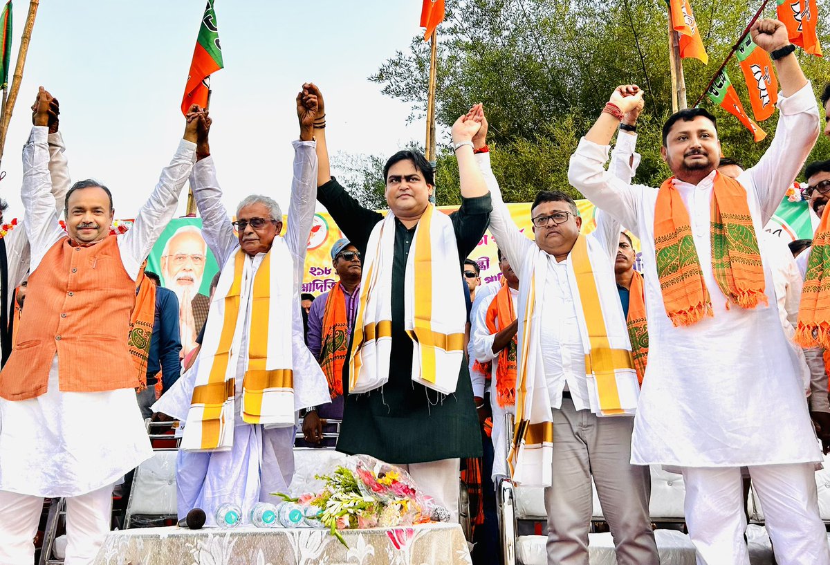 arupdash_bjym's tweet photo. আজ এগরা বিধানসভার এগরা ১ মণ্ডলের আলংগিরি বাজারে নরেন্দ্র মোদী জির স্নেহধন্য প্রার্থী সম্মানীয় দিব্যেন্দু অধিকারী মহাশয়ের সমর্থনে কেন্দ্রীয় প্রতিমন্ত্রী মাননীয় শান্তনু ঠাকুর ও প্রাক্তন কেন্দ্রীয় মন্ত্রী সম্মানীয় শিশির অধিকারী মহাশয়ের উপস্থিতিতে “পরিবর্তন সংকল্প সভা”তে https://t.co/JM6B2jm2t7