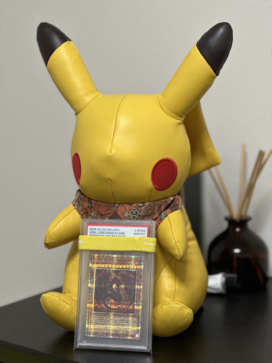 nukki888's tweet photo. ハモンめっちゃかっこいい‼︎絶対ゲットする‼︎
本革ピカチュウ買いました😎 https://t.co/N055SLZpdk