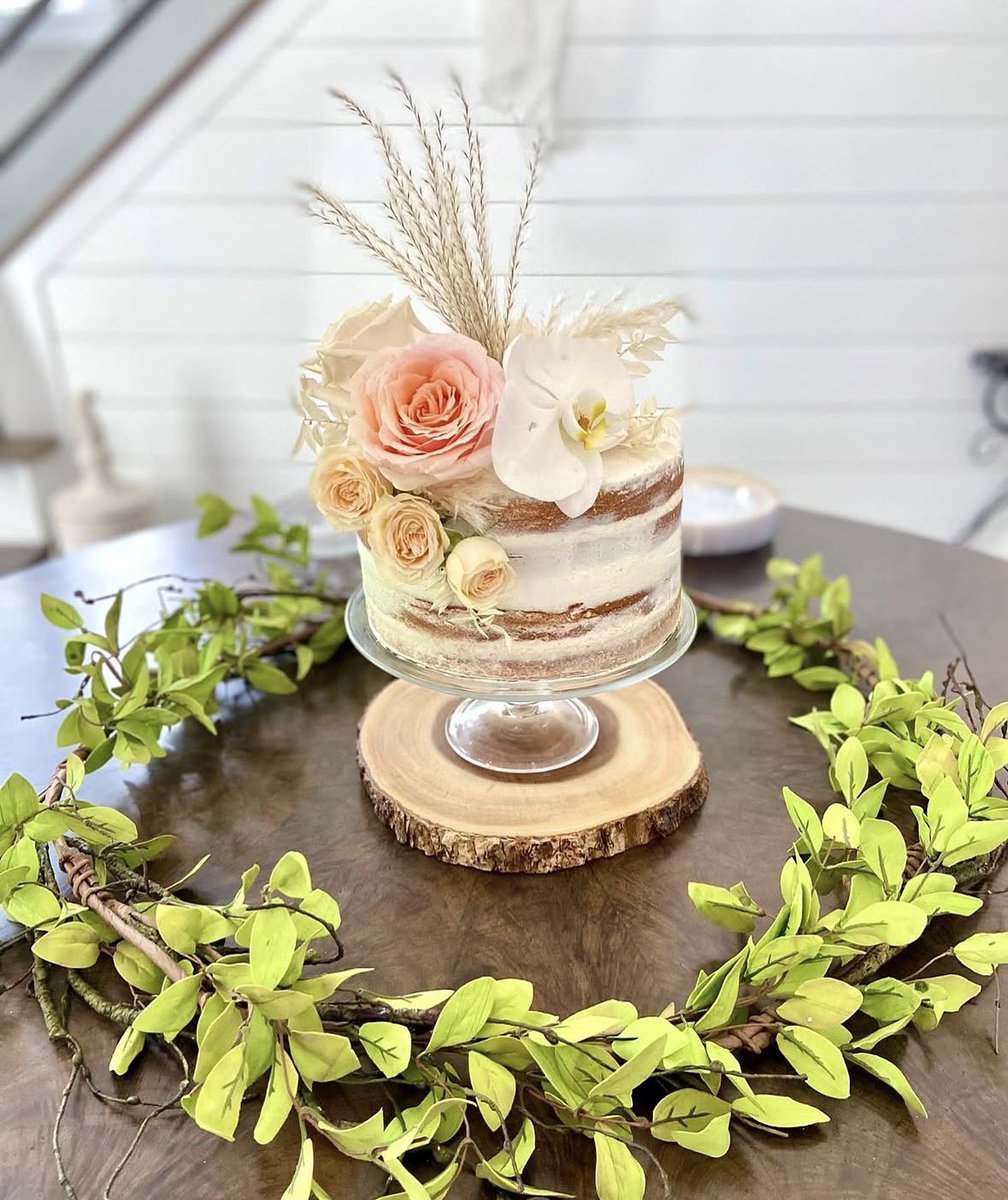 AroundCHS's tweet image. Sugar &amp;amp; Spice in the Holy City: A Guide to Charleston’s Most Irresistible Desserts - Charleston Daily - bit.ly/4spWZsZ

#bakeries #pastries #charleston #charlestoneats #charlestondaily