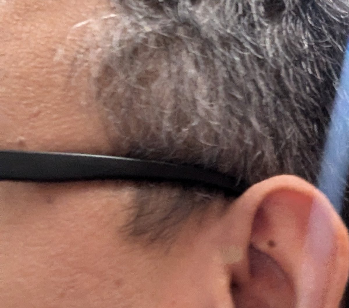 StrategySamosa's tweet photo. @deepigoyal @temple Best will be to incorporate in glasses. What say @deepigoyal? https://t.co/gVL4ulOiZd