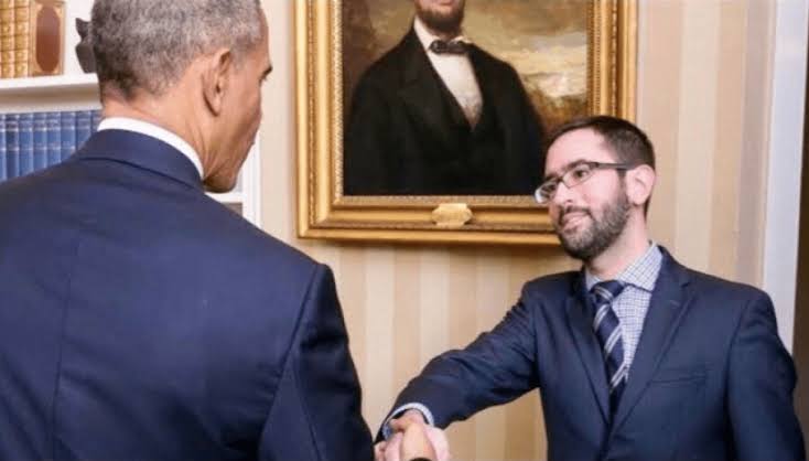 🚨 BOMBSHELL DROPPED: Newly declassified docs from <a href="/DNIGabbard/">DNI Tulsi Gabbard</a> just exposed the 2019 Trump impeachment "whistleblower" as a total fraud.

Remember Eric Ciaramella, the name that got you BANNED from Twitter and social media?

He was Biden's Ukraine policy aide, registered