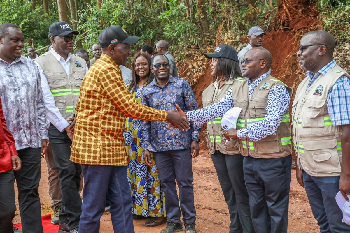 KeRRA_Ke's tweet photo. Earlier today,  H. E The President William Samoei Ruto PhD, presided over the launch of the upgrading to bitumen standard and performance based routine maintenance of the 64.69 Km Metembe-Owalo-Rioma-Marani-am Banda/Mbanda-Ng’enyi/Bobaracho-Ragogo/Ragogo-Bumburia-Kegogi/Kegogi-Sombogo-Marani-Ititi/Rioma-Gesieka-Nyaore/Marani-Ititi/Rioma-Gesieka-Nyaore/Marani-Nyaore-Nyaoke road project in Kisii County.

The project is set to enhance connectivity by linking key roads and nearby towns, easing the movement of people, goods and services across the region.

It also brings a major boost to local farmers, ensuring timely and efficient transportation of agricultural produce to markets and town centers, strengthening livelihoods and supporting economic growth.