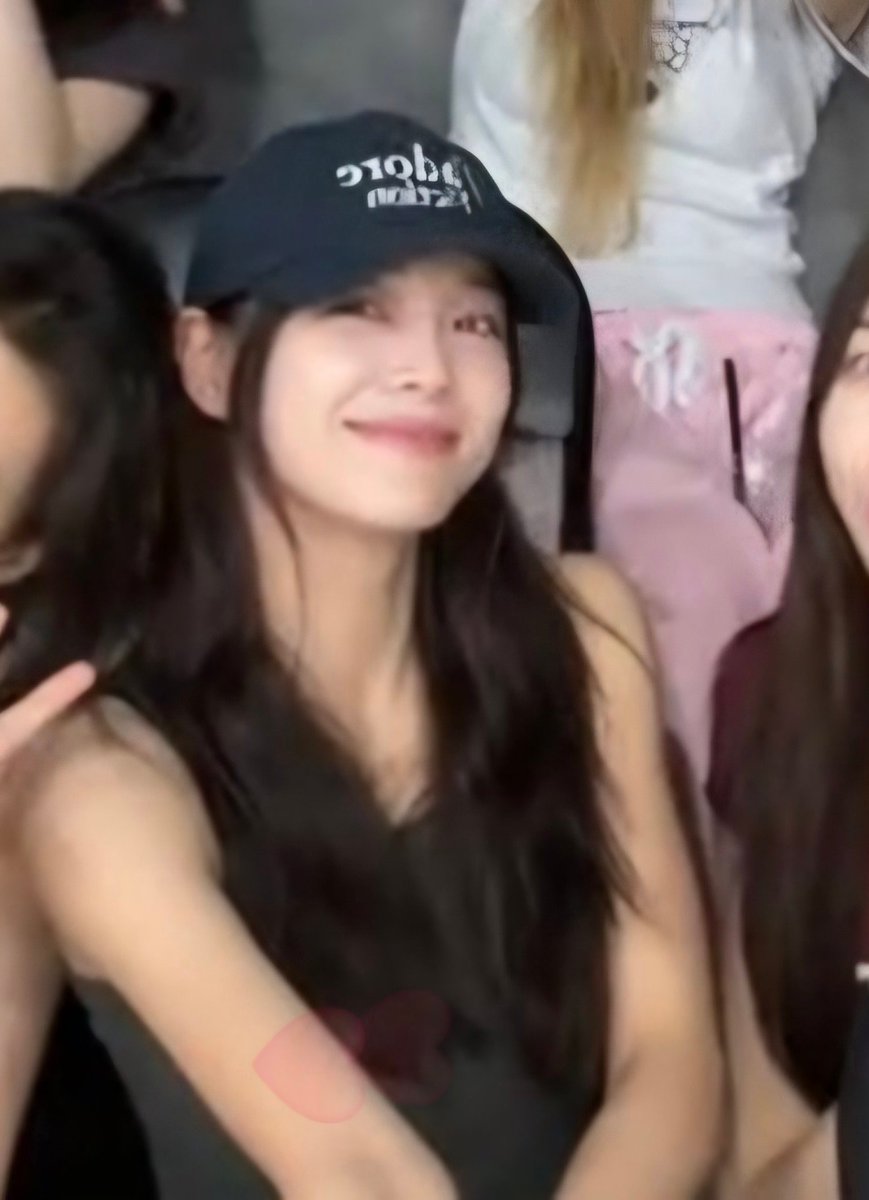 언니 진짜 얼마 안남은거지?!?!??! 아이돌 세정언니를 보기까지..!!!하 너무 이뻐어 진짜 얼른 보고싶다!!!😘😍
#KIMSEJEONG #김세정 #세정