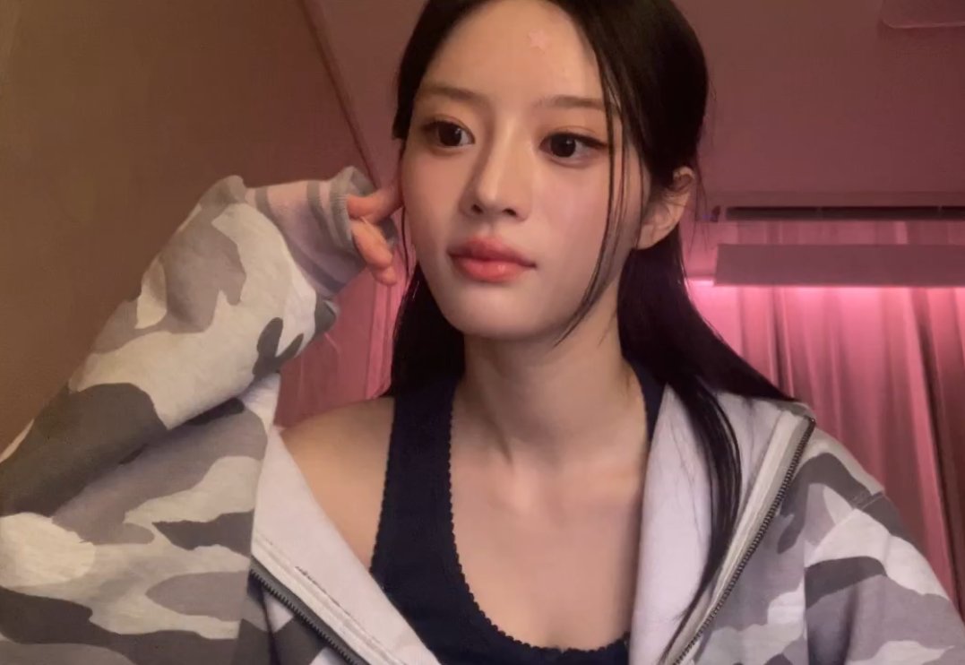 ILLIT BASE tweet media